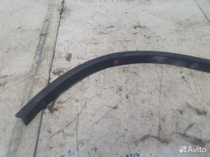 Накладка на крыло передняя правая Nissan Terrano