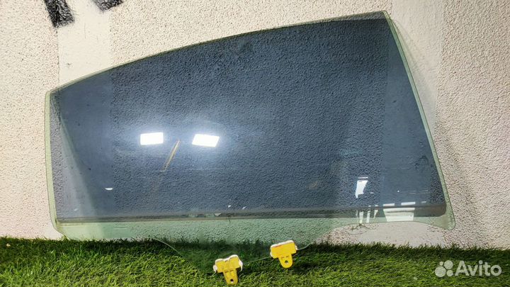 Стекло задней правой двери Nissan Altima (L31) III