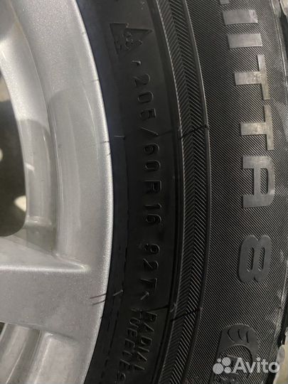 Nokian Tyres Hakkapeliitta 8 205/60 R16