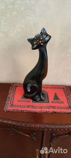 Статуэтка кошка