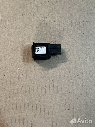 Кнопка противоугонной системы Skoda Rapid