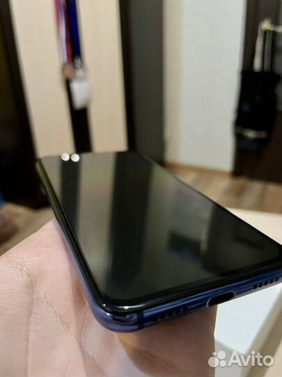 Телефон Xiaomi Mi 9 SE