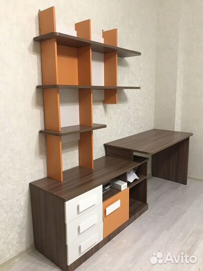 Письменный стол