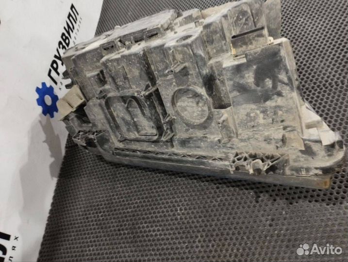 Фара правая Volvo FH4 22239217