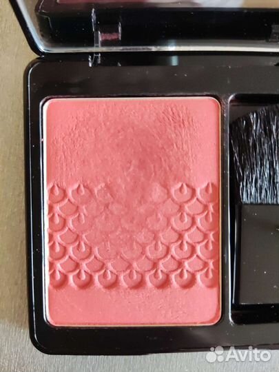 Румяна Guerlain 02 chic pink