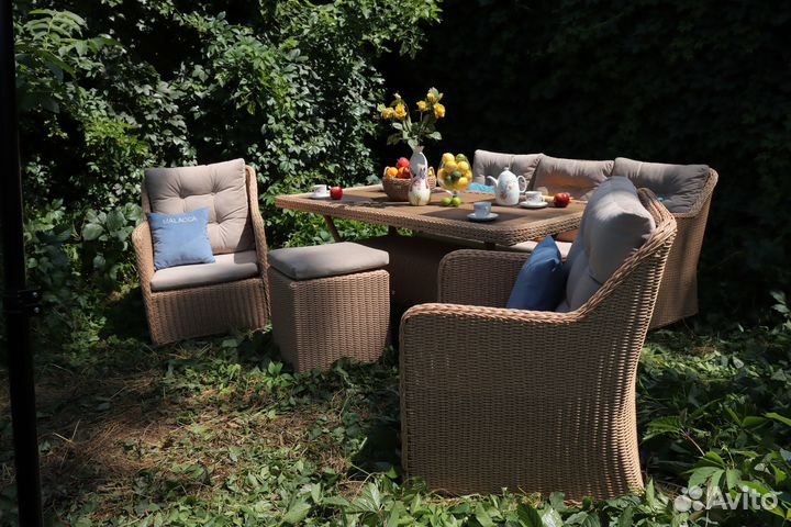Садовая плетеная мебель