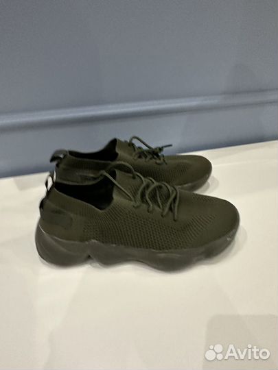 Кроссовки мужские 42 размер