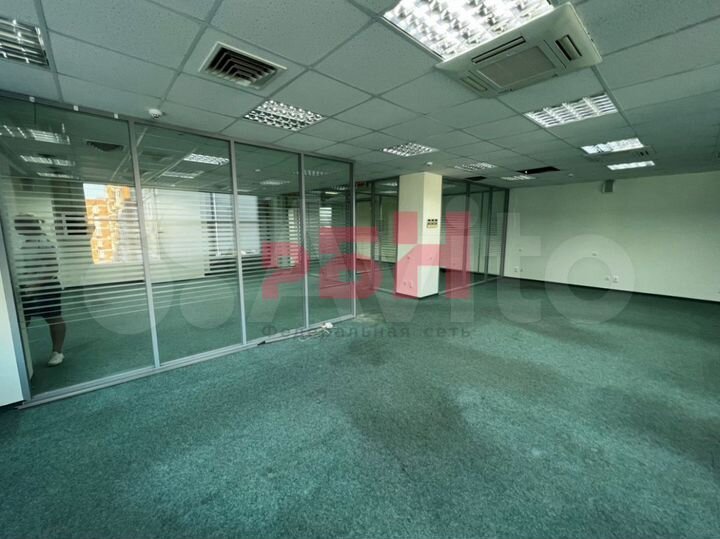 Офисопен спейс с кабинетом в бц 950 кв.м