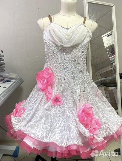 Платье для бальных танцев