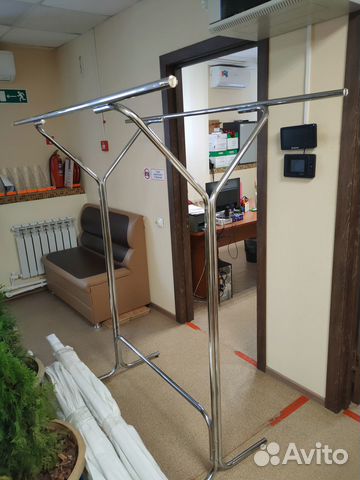 Вешалка напольная металлическая