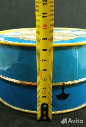 Банки из-под черной икры 1950