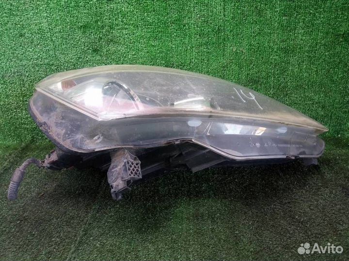 Фара правая Opel Zafira B (2005-2012)