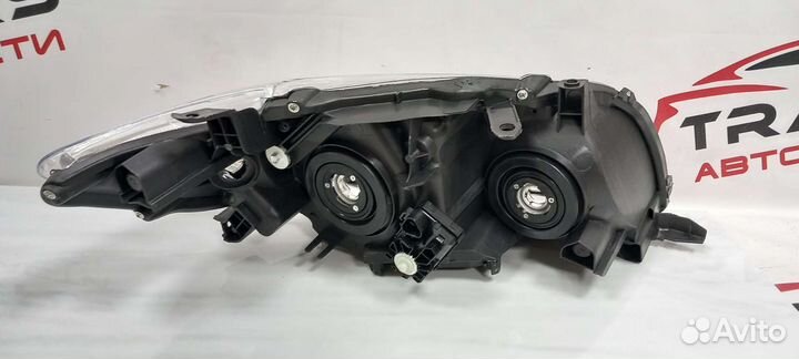 Фара Toyota Corolla Е150 с 2007-2010