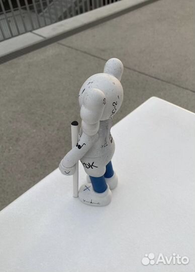 Фигурка Kaws. Она же Кавс, расписанная вручную