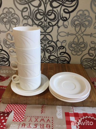 Чайные чашки с блюдцами