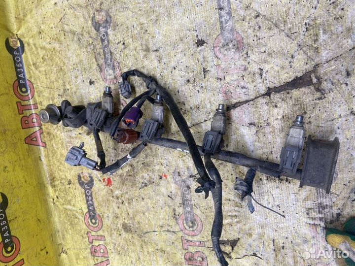 Топливная рампа Nissan Primera W11 SR20DE 1998