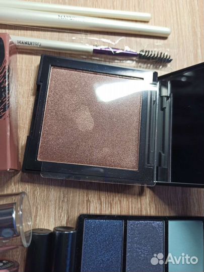 Косметика для макияжа глаз лица