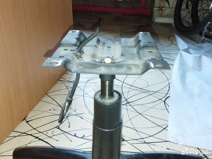 Крестовина для офисного кресла с газлифтом