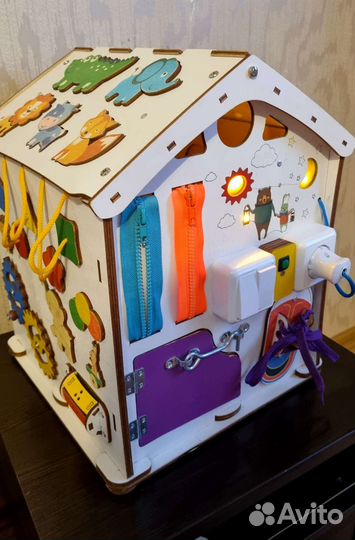 Бизиборд Чики Брики со светом