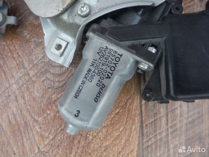 Стеклоподъемник передний левый toyota Auris 1 2008