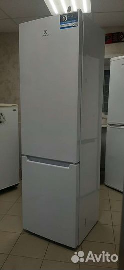Холодильник Indesit 200sm