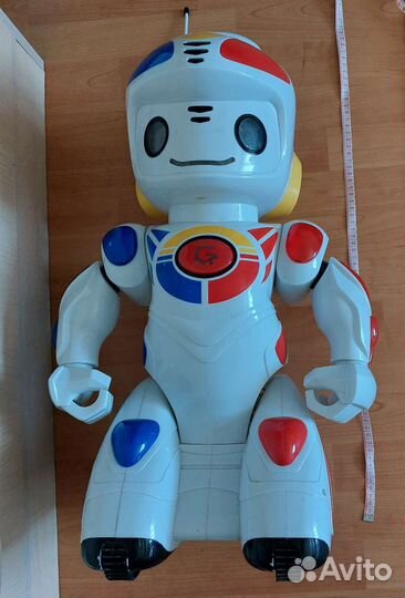 Робот интерактивный