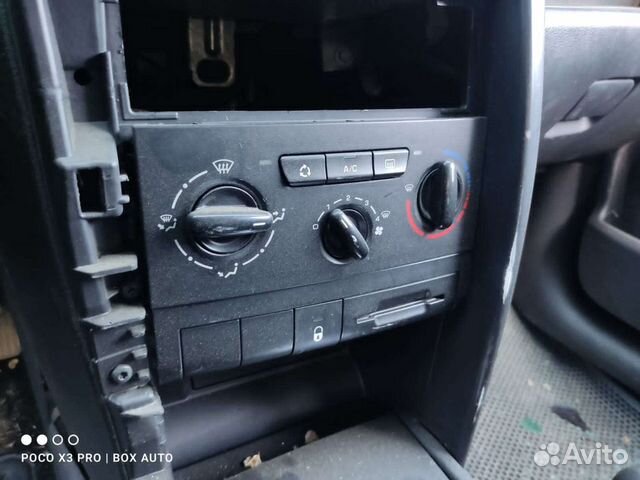 Блок управления печкой Пежо 207