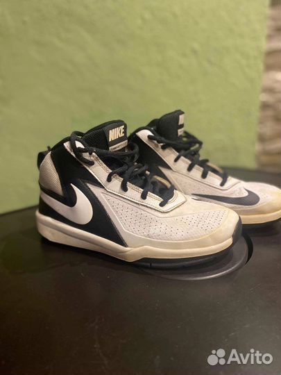 Продам обувь Nike