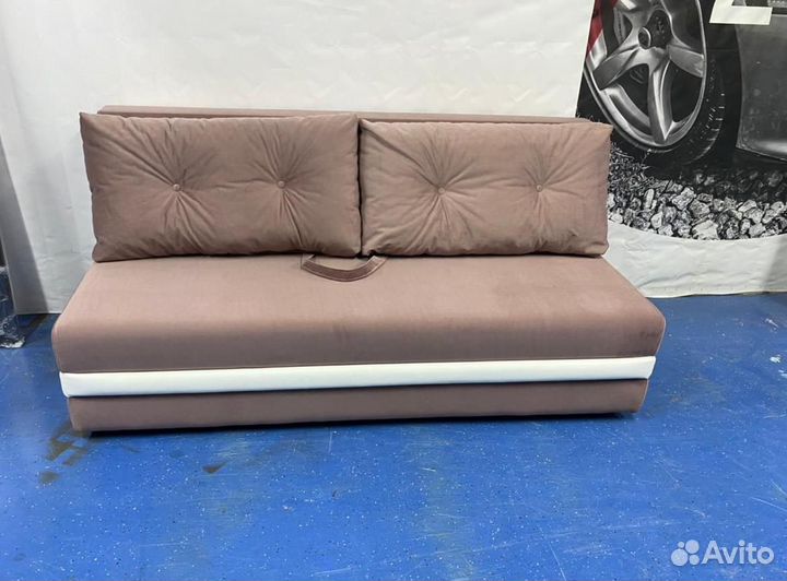 Диван без подлокотников