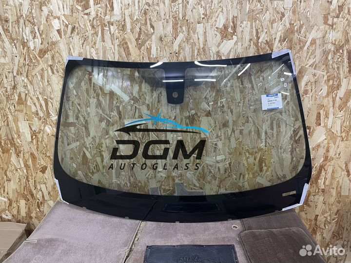 Лобовое стекло Nissan Navara