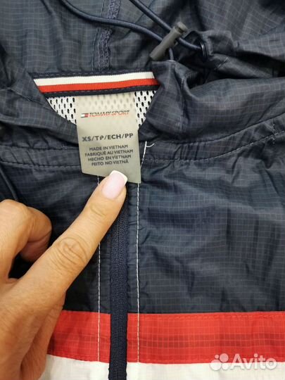 Ветровка tommy hilfiger xs