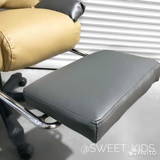 Офисное кресло