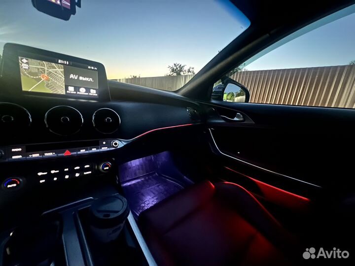 Kia Stinger 2.0 AT, 2019, 124 000 км