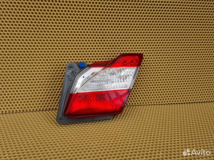 Фонарь в крышку багажника задний правый Infiniti