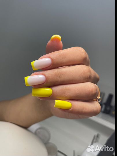 Маникюр, педикюр, наращивание ногтей