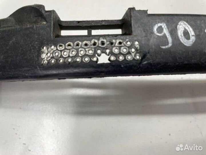 Кронштейн бампера передний правый Ford Mondeo 4