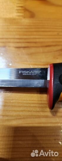 Нож fiskars