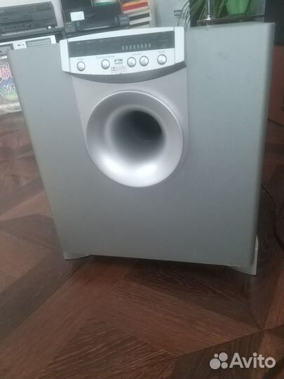 Сабвуфер jbl