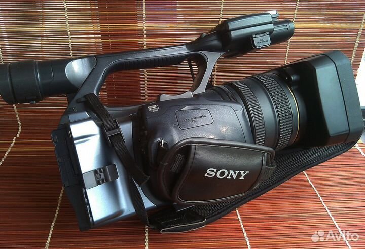 Профессиональная камера новая sony DCR-VX2200e
