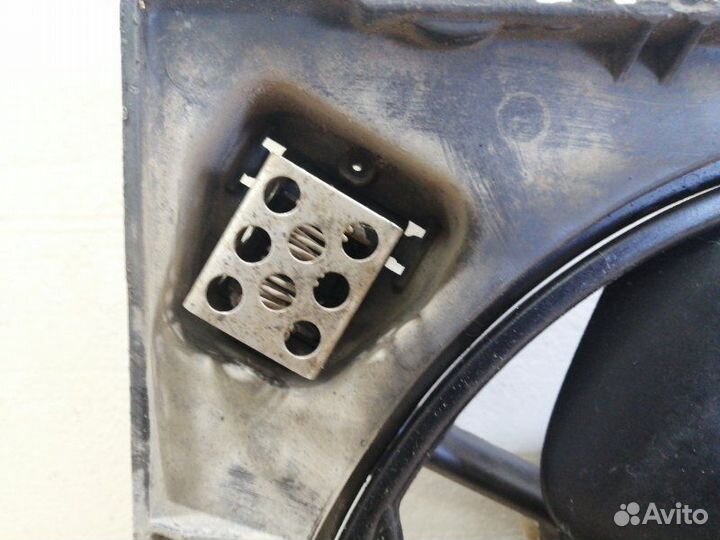 Вентилятор радиатора Nissan Micra K12E CR12DE 2007