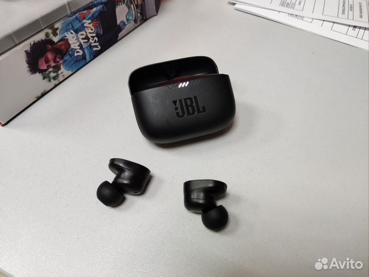 Беспроводные наушники JBL Tune 130NC TWS