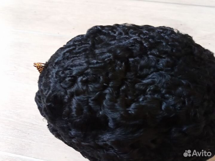 Берет из каракуля