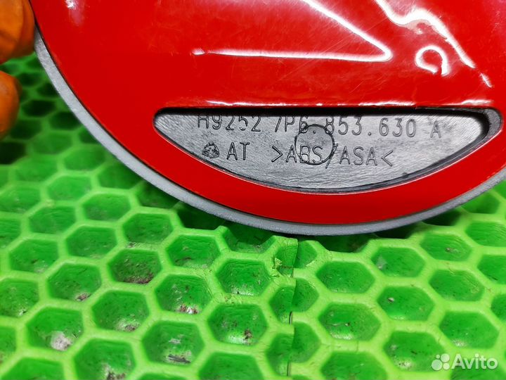 Эмблема багажника черная Volkswagen Touareg NF 7P5