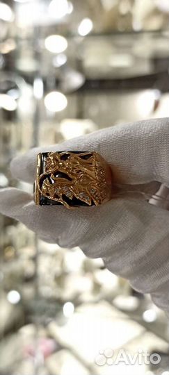 Мужская золотая печатка с камнем