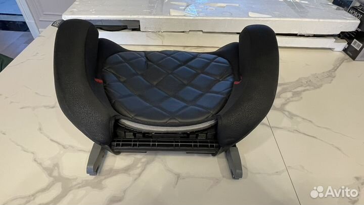 Детский бустер автомобильный