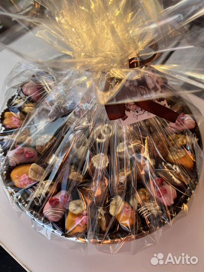 Королевские финики на никах, свадьбу