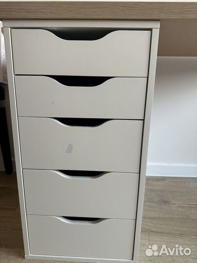 Письменный стол