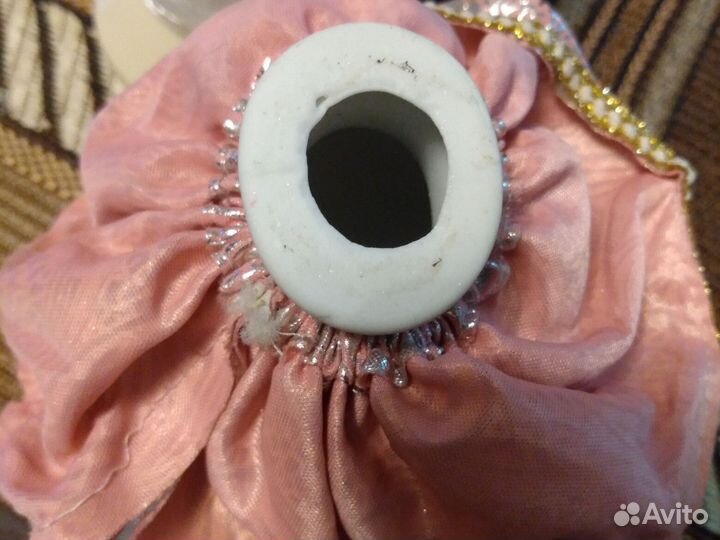 Кукла из фарфора