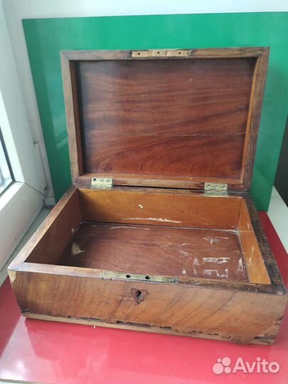 Старинная деревянная шкатулка с замком 19в