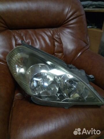 Фара правая nissan wingroad w11 1698